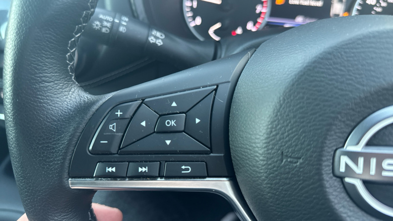 Nissan Juke 1.0 DiG-T 114 Tekna 5dr Petrol Hatchback